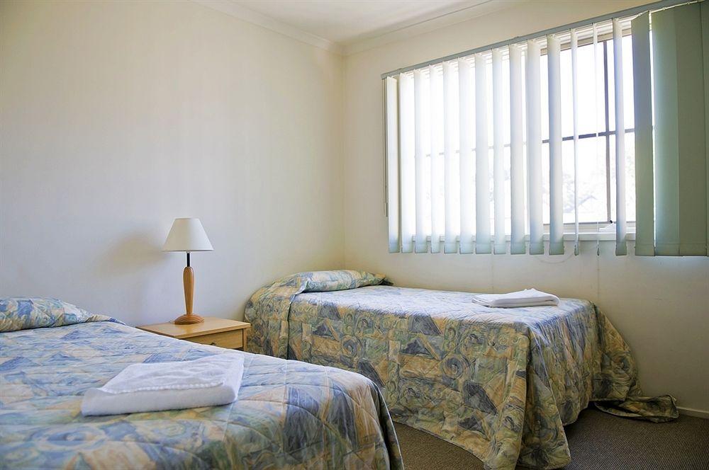 Lamplighter Motel Όουκλι Εξωτερικό φωτογραφία