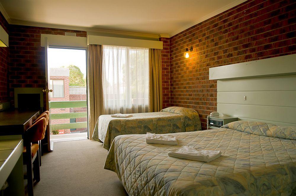 Lamplighter Motel Όουκλι Εξωτερικό φωτογραφία