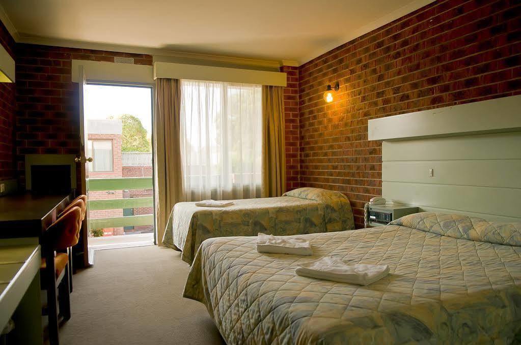Lamplighter Motel Όουκλι Εξωτερικό φωτογραφία
