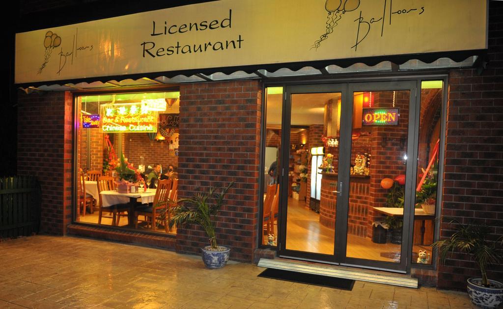 Lamplighter Motel Όουκλι Εξωτερικό φωτογραφία