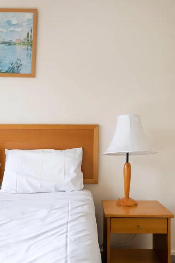 Lamplighter Motel Όουκλι Εξωτερικό φωτογραφία